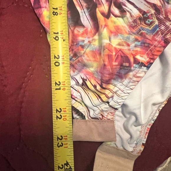 Colorful Feather Pattern Long Sleeve backless Bodysuit Medium NWT - Picture 7 of 13